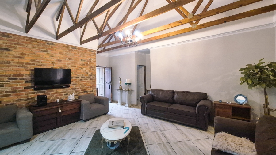 3 Bedroom Property for Sale in Mooivallei Park North West